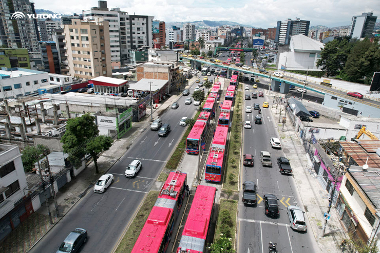 Les trolleybus à double propulsion Yutong font leurs débuts historiques à Quito
