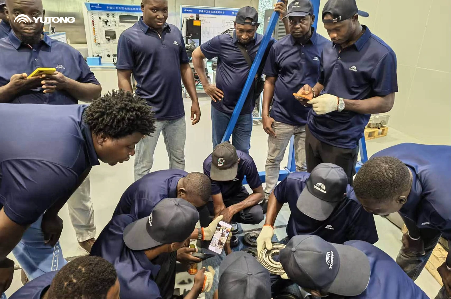 Yutong achève une formation technique de deux semaines pour des mécaniciens de plusieurs pays africains au siège de Zhengzhou