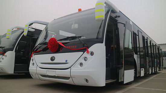 Livraison de 19 d’autobus de navette par Yutong à China Eastern
