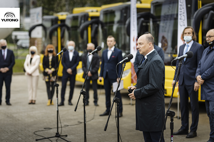 Le premier lot de bus complètement électriques de Chine! Le modèle E10 Yutong contribue au voyage à faible émission de carbone en Pologne