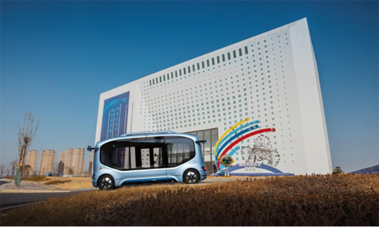 Le Premier ministre singapourien Lee Hsien Loong a pris le bus intelligent Yutong Xiaoyu