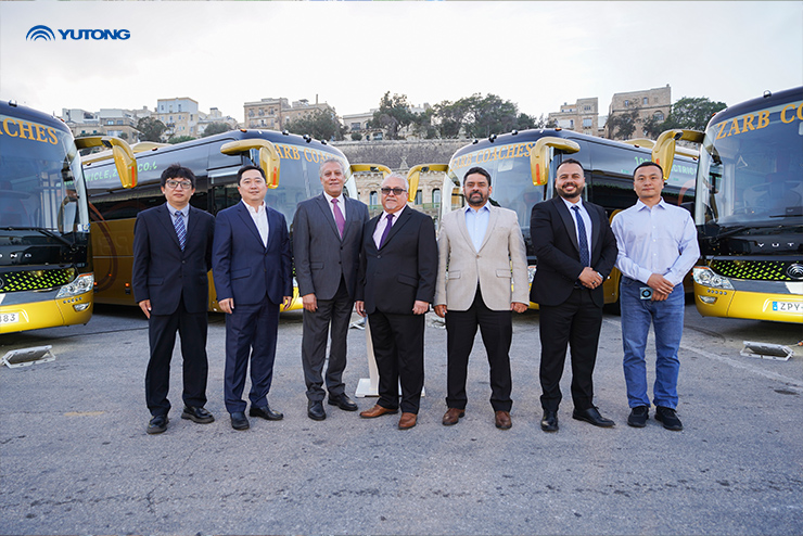 Cérémonie de livraison de l’autocar électrique Yutong ICE12 à Malte