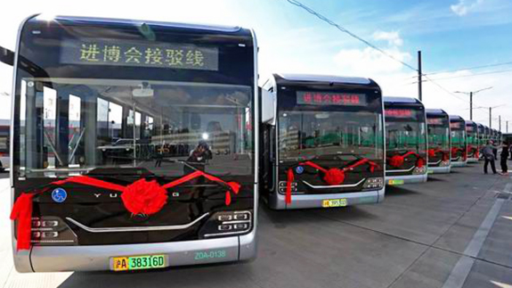 Les 440 bus intelligents connectés au réseau de YUTONG brillent sur l’Exposition internationale d’importation de la Chine