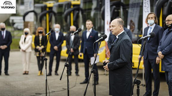 Le premier lot de bus complètement électriques de Chine! Le modèle E10 Yutong contribue au voyage à faible émission de carbone en Pologne