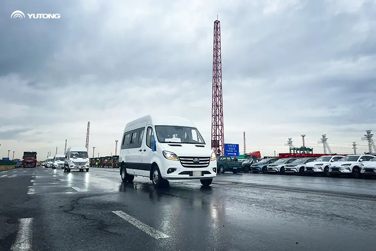 500 V6, nouveau modèle de van Yutong, envoyés en Amérique latine