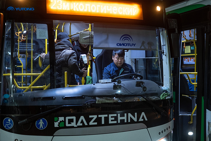 Yutong mène activement une opération daide aux inondations au Kazakhstan
