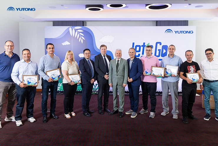 Thessalonique accueille la campagne « Let’s Go Green » Forte mobilisation du public et participation active de l’OASTH à l’initiative de mobilité durable de Yutong