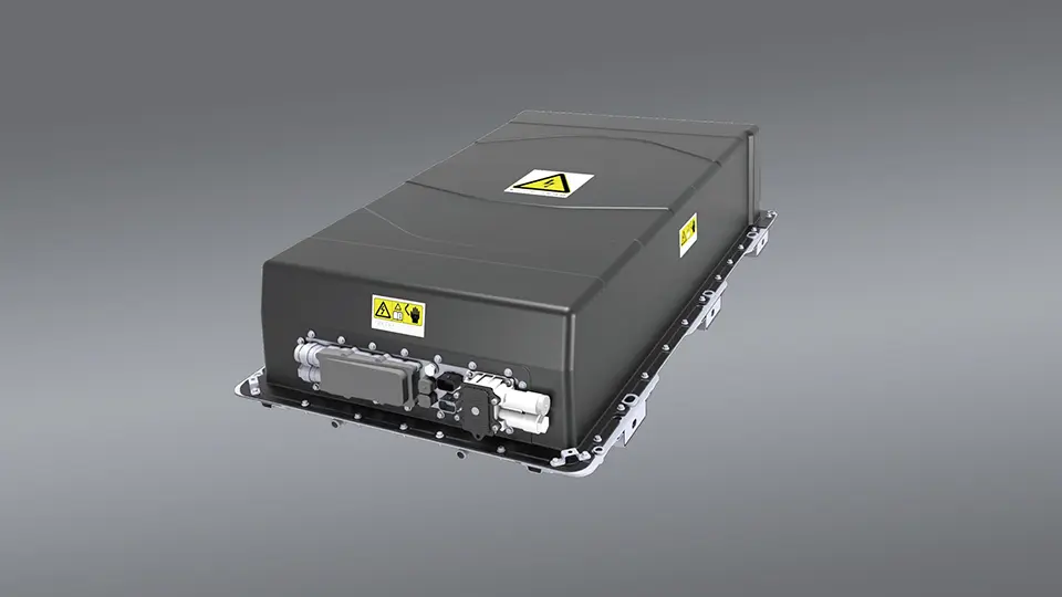 High-energy-density traction battery