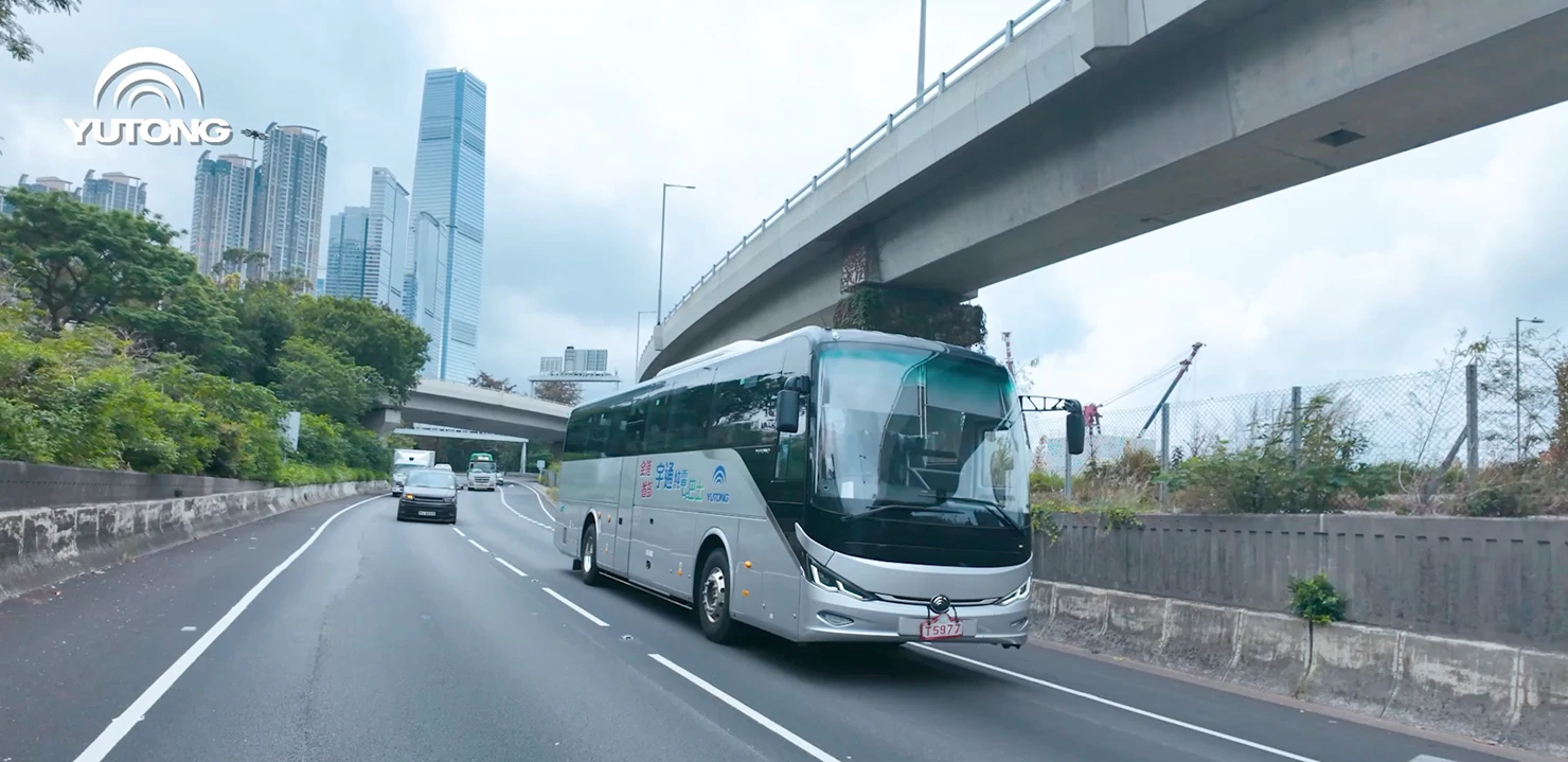 261 km avec seulement 47 % de batterie ! Le Yutong C12E a réussi le défi longue distance de Hong Kong, accélérant ainsi lélectrification des bus transfrontaliers 261 km avec seulement 47 % de batterie ! Le Yutong C12E a réussi le défi longue distance de Hong Kong, accélérant ainsi lélectrification des bus transfrontaliers