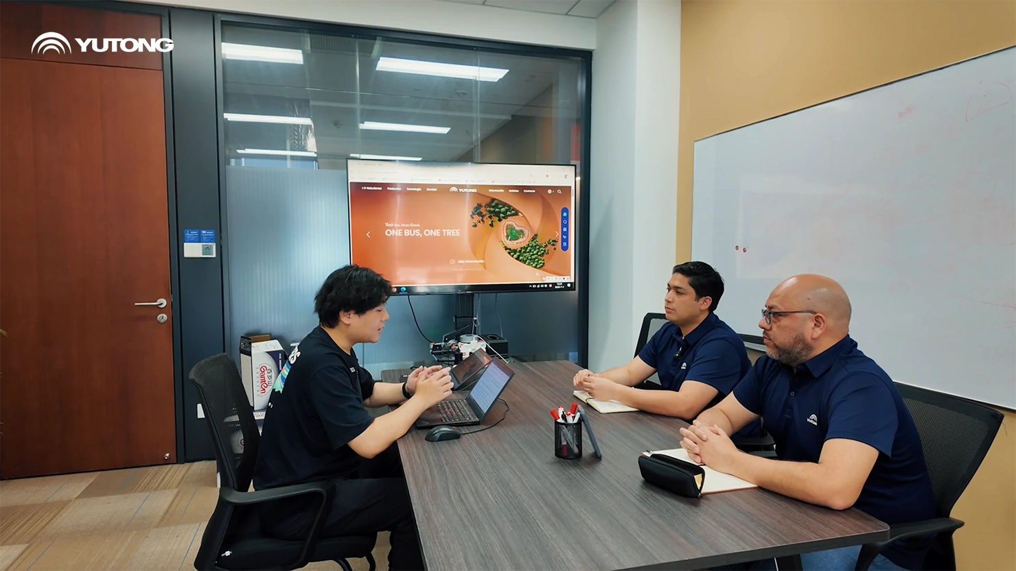 Réunis chez Yutong, connectant le monde, les employés à travers le monde évoluent ensemble avec Yutong