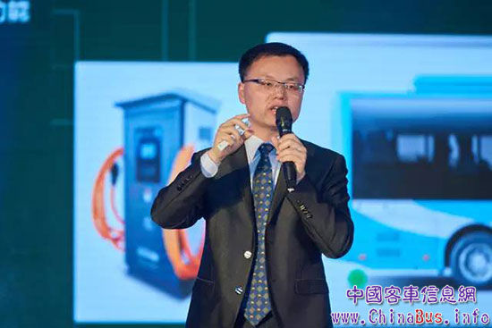 L’entreprise Yutong a organisé une conférence d’introduction des produits d’ entière série des autobus de nouvelles énergies