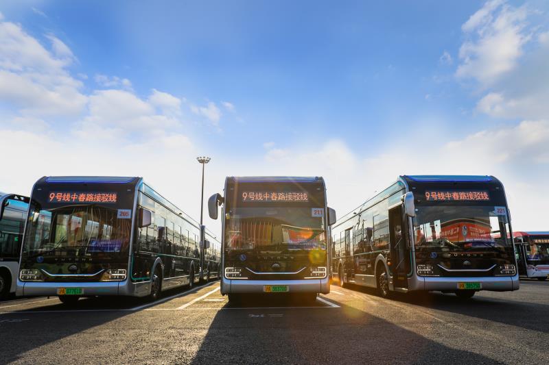 Les bus Yutong desservent l’Expo dImportation International de Chine 2019
